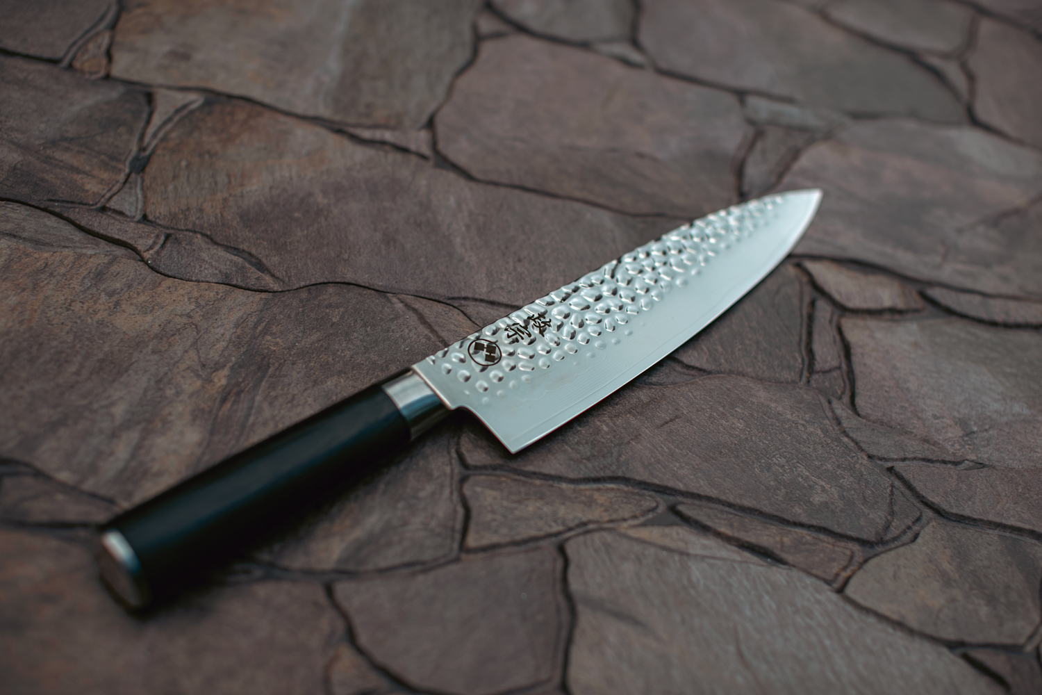 Senshi Hammered Damascus Gyuto - Imagen 6